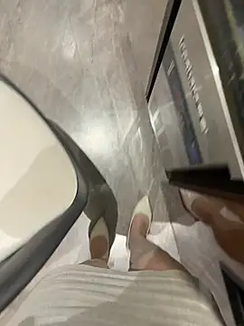 Mia-77 online show from 04/29/26, 04:49