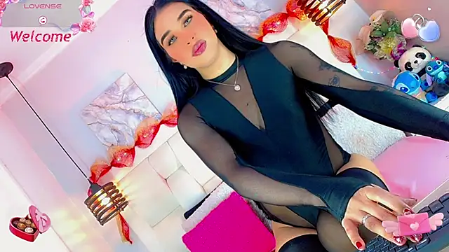 BelovedChain01 online show from 12/15/25, 05:55