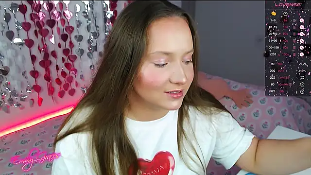 Snapshot of EmilyxxGraces chatting on 03/05/26, 09:55 EmilyxxGraces online show from 03/05/26, 09:55