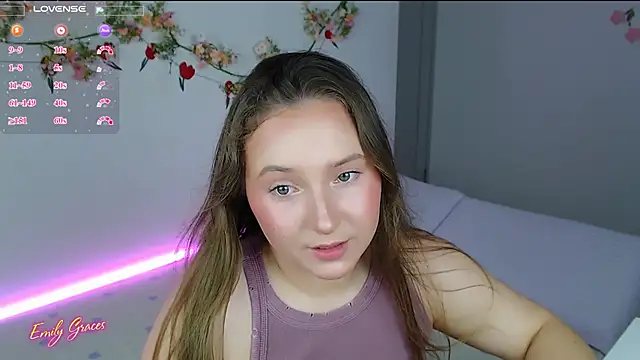 Snapshot of EmilyxxGraces chatting on 06/21/26, 10:56 EmilyxxGraces online show from 06/21/26, 10:56