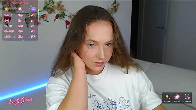 Snapshot of EmilyxxGraces chatting on 07/23/26, 01:52 EmilyxxGraces online show from 07/23/26, 01:52