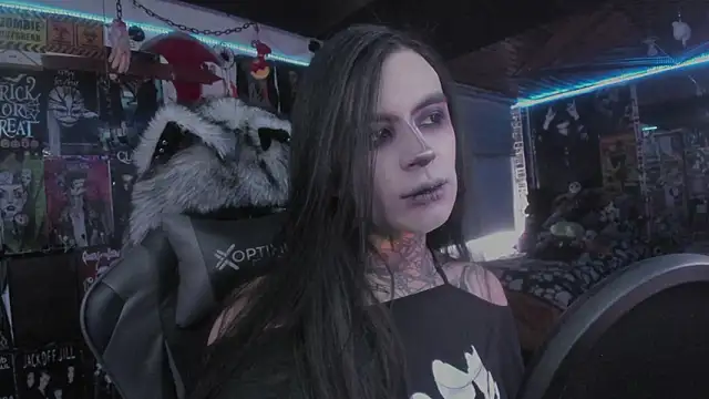 Snapshot of rotten_dreams chatting on 02/02/26, 05:11 rotten dreams online show from 02/02/26, 05:11