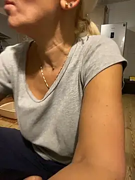 DeboraXporn online show from 10/21/25, 09:48