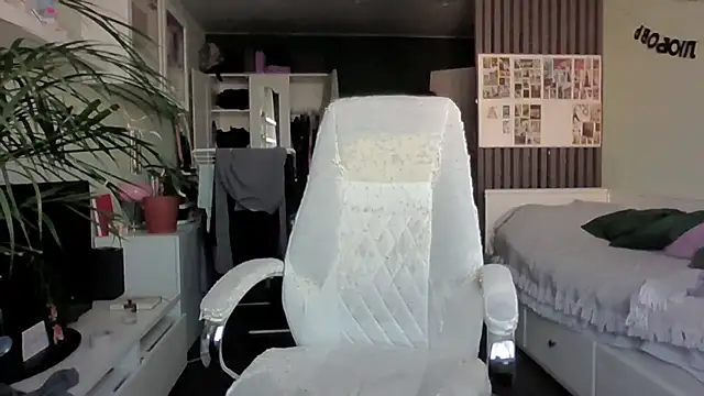 MollyBer online show from 02/18/26, 12:01