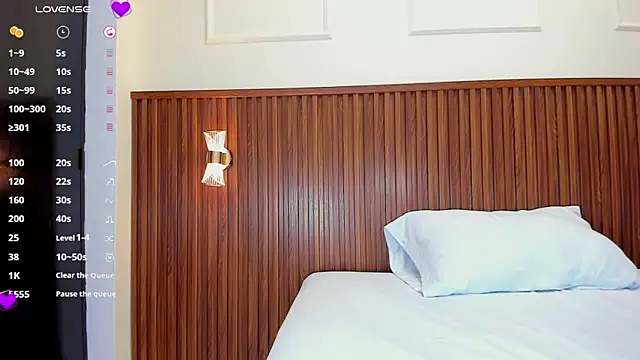 MELINAMARTINS online show from 02/12/25, 10:26