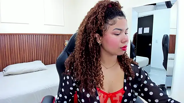 MELINAMARTINS online show from 02/24/25, 07:41