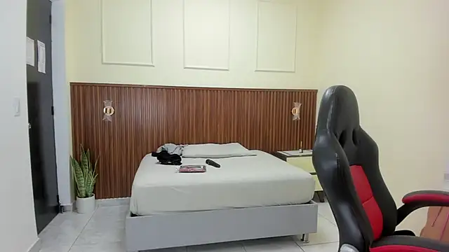 MELINAMARTINS online show from 09/23/25, 07:28