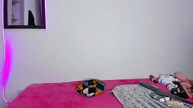 MELINAMARTINS online show from 03/24/26, 08:25