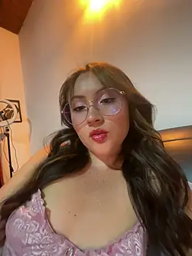 Snapshot of ValentinaOrtiz3 chatting on 02/18/25, 01:21 ValentinaOrtiz3 online show from 02/18/25, 01:21