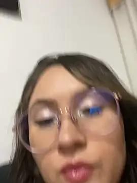 Snapshot of ValentinaOrtiz3 chatting on 02/24/25, 01:02 ValentinaOrtiz3 online show from 02/24/25, 01:02