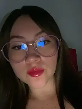 Snapshot of ValentinaOrtiz3 chatting on 03/04/25, 02:06 ValentinaOrtiz3 online show from 03/04/25, 02:06