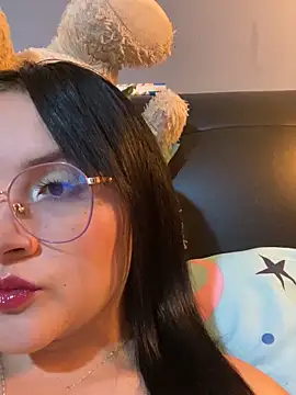 Snapshot of ValentinaOrtiz3 chatting on 09/14/25, 12:43 ValentinaOrtiz3 online show from 09/14/25, 12:43