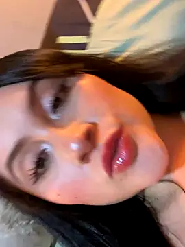 Snapshot of ValentinaOrtiz3 chatting on 09/27/25, 02:16 ValentinaOrtiz3 online show from 09/27/25, 02:16