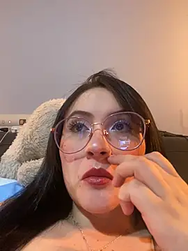 Snapshot of ValentinaOrtiz3 chatting on 10/01/25, 03:12 ValentinaOrtiz3 online show from 10/01/25, 03:12