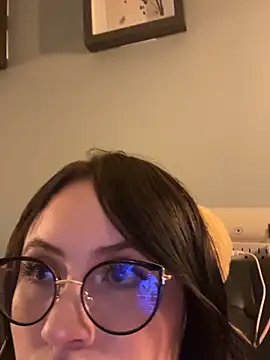 ValentinaOrtiz3 online show from 04/29/26, 03:21