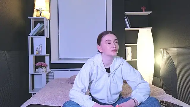 FeliceAldridge online show from 02/14/25, 08:59