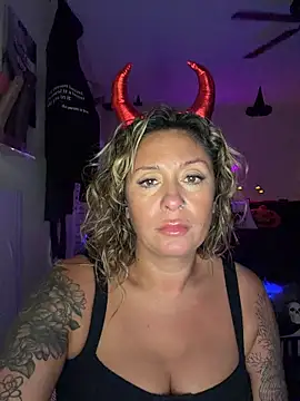 bossyroxy84 online show from 10/27/25, 11:41