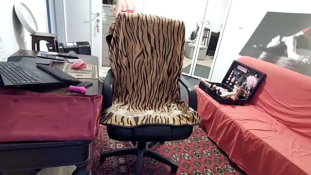 Snapshot of Chanel_Noire chatting on 09/16/25, 02:51 Chanel Noire online show from 09/16/25, 02:51