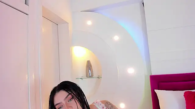 isolari  online show from 02/06/25, 12:05