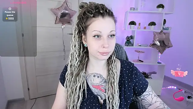 HoneySallyMoore online show from 12/06/24, 06:50