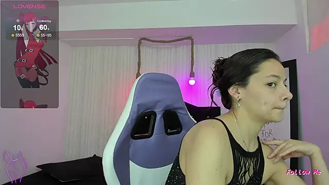 Snapshot of nicky_angel1 chatting on 05/05/26, 03:53 nicky angel1 online show from 05/05/26, 03:53