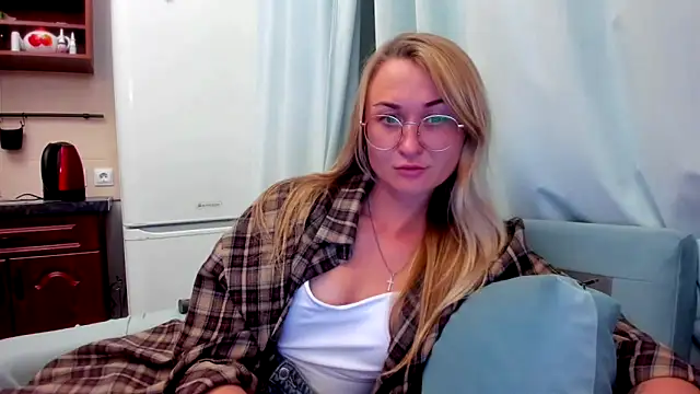 Snapshot of your_Goddess_Eva chatting on 09/11/25, 07:25 your Goddess Eva online show from 09/11/25, 07:25