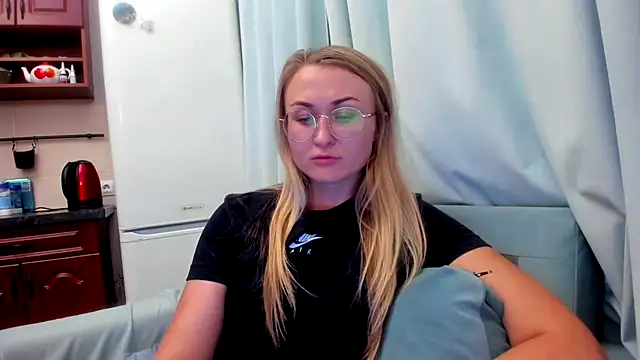 Snapshot of your_Goddess_Eva chatting on 09/12/25, 06:41 your Goddess Eva online show from 09/12/25, 06:41