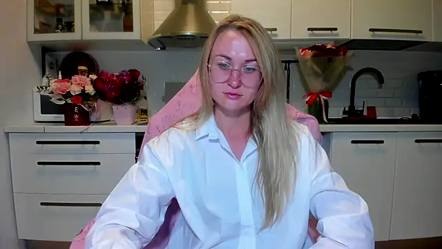 Snapshot of your_Goddess_Eva chatting on 09/30/25, 08:25 your Goddess Eva online show from 09/30/25, 08:25