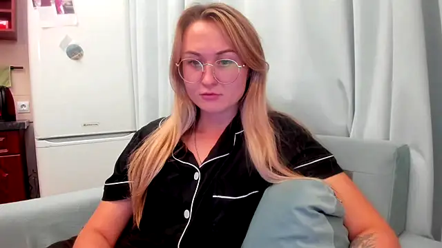 Snapshot of your_Goddess_Eva chatting on 10/07/25, 08:06 your Goddess Eva online show from 10/07/25, 08:06