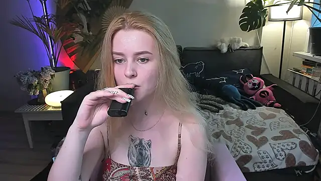 Alexa Pirs online show from 05/13/26, 03:53