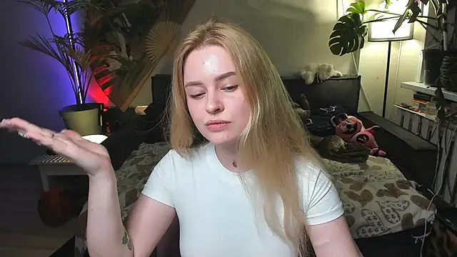 Alexa Pirs online show from 05/16/26, 07:34