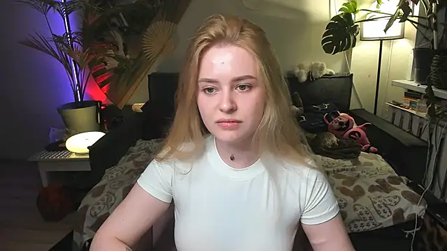 Alexa Pirs online show from 05/16/26, 07:56