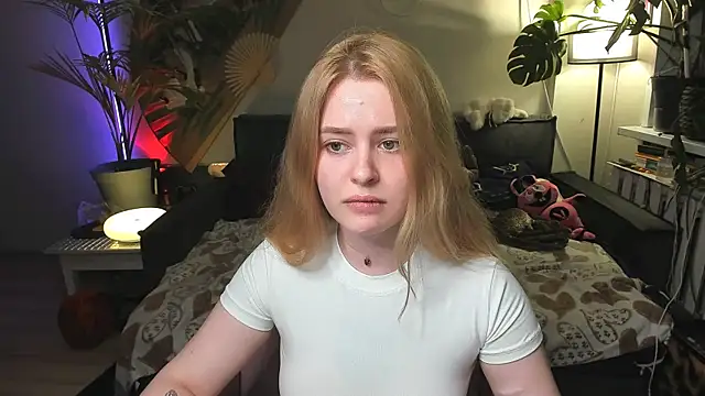 Alexa Pirs online show from 05/16/26, 08:07