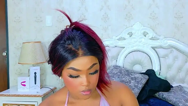 TianahGlow online show from 11/11/25, 08:42