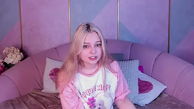 Snapshot of CLAIRE_VOGT chatting on 02/26/25, 11:30 CLAIRE VOGT online show from 02/26/25, 11:30