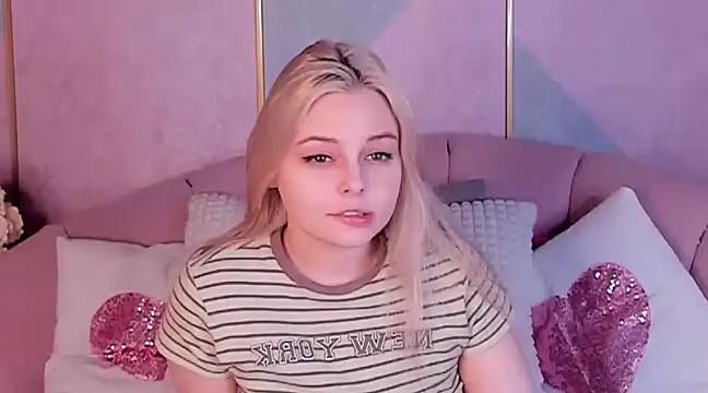 Snapshot of CLAIRE_VOGT chatting on 02/27/25, 08:53 CLAIRE VOGT online show from 02/27/25, 08:53