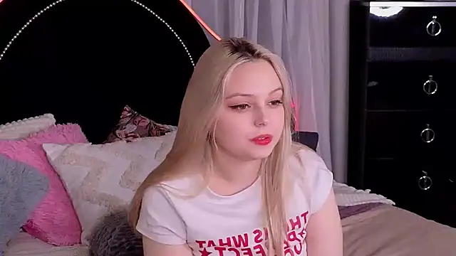 Snapshot of CLAIRE_VOGT chatting on 03/20/25, 04:53 CLAIRE VOGT online show from 03/20/25, 04:53