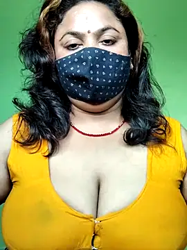 Snapshot of rani130 chatting on 09/18/25, 01:18 rani130 online show from 09/18/25, 01:18