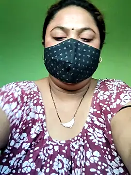 Snapshot of rani130 chatting on 10/24/25, 12:52 rani130 online show from 10/24/25, 12:52