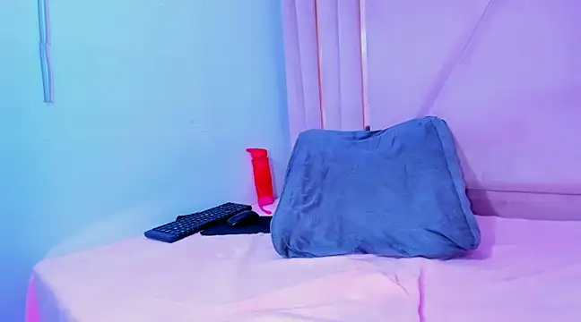 Snapshot of EvansDarling chatting on 03/13/25, 03:39 EvansDarling online show from 03/13/25, 03:39