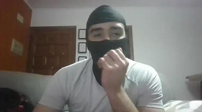 Snapshot of ESCOMOFUC chatting on 02/22/25, 01:00 ESCOMOFUC online show from 02/22/25, 01:00