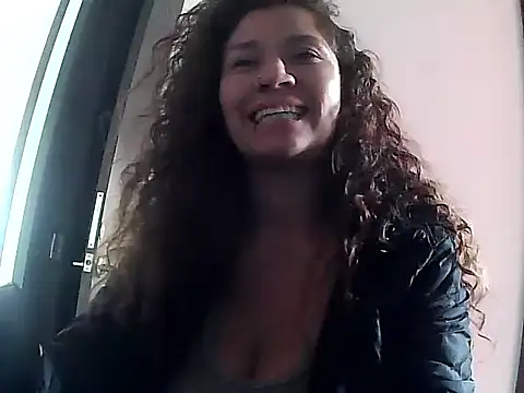 Snapshot of Cielo_carpentier69 chatting on 10/16/25, 02:51 Cielo carpentier69 online show from 10/16/25, 02:51