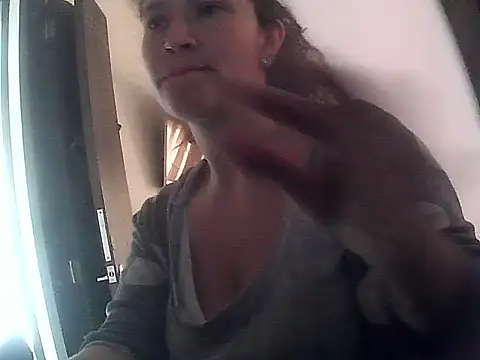 Snapshot of Cielo_carpentier69 chatting on 10/21/25, 03:46 Cielo carpentier69 online show from 10/21/25, 03:46