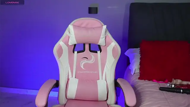 alejandra jonees online show from 12/04/25, 10:29