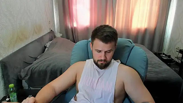 Snapshot of Vladik_b chatting on 07/14/26, 09:14 Vladik b online show from 07/14/26, 09:14