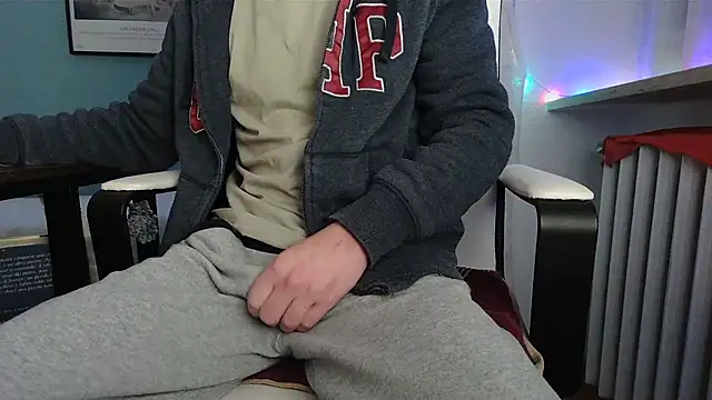 Manuhot001 online show from 12/22/25, 10:18