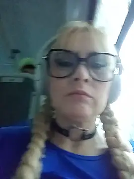 Snapshot of CandieGilson__ chatting on 05/28/26, 11:29 CandieGilson online show from 05/28/26, 11:29