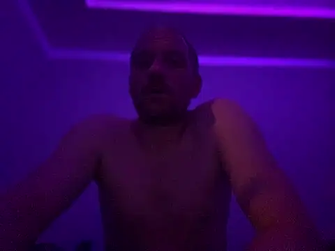 Snapshot of Krzysiekg123 chatting on 02/15/25, 12:15 Krzysiekg123 online show from 02/15/25, 12:15