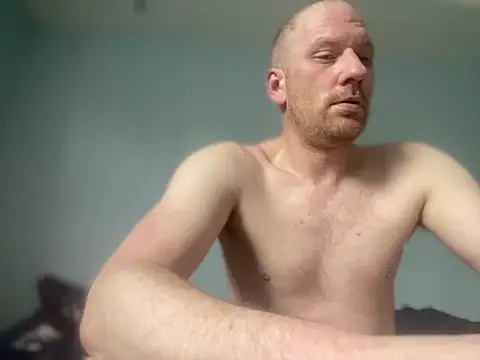 Snapshot of Krzysiekg123 chatting on 02/27/25, 08:06 Krzysiekg123 online show from 02/27/25, 08:06