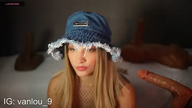 Vaniluu 9 online show from 11/19/25, 11:38